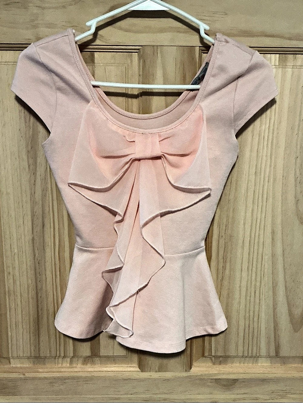 Charlotte Russe Bow Front Peplum Top in Pink Size XS